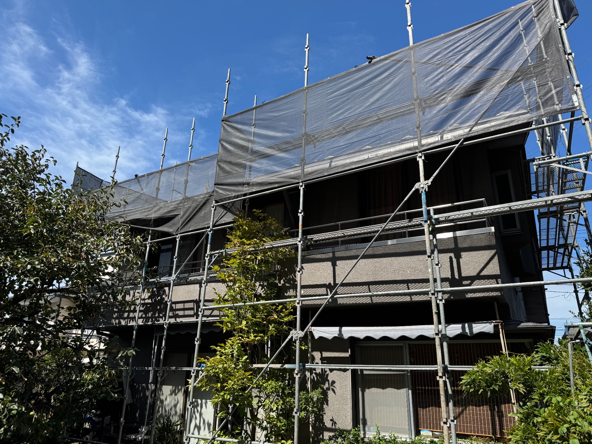 【足場】稲城市平尾にて仮設工事